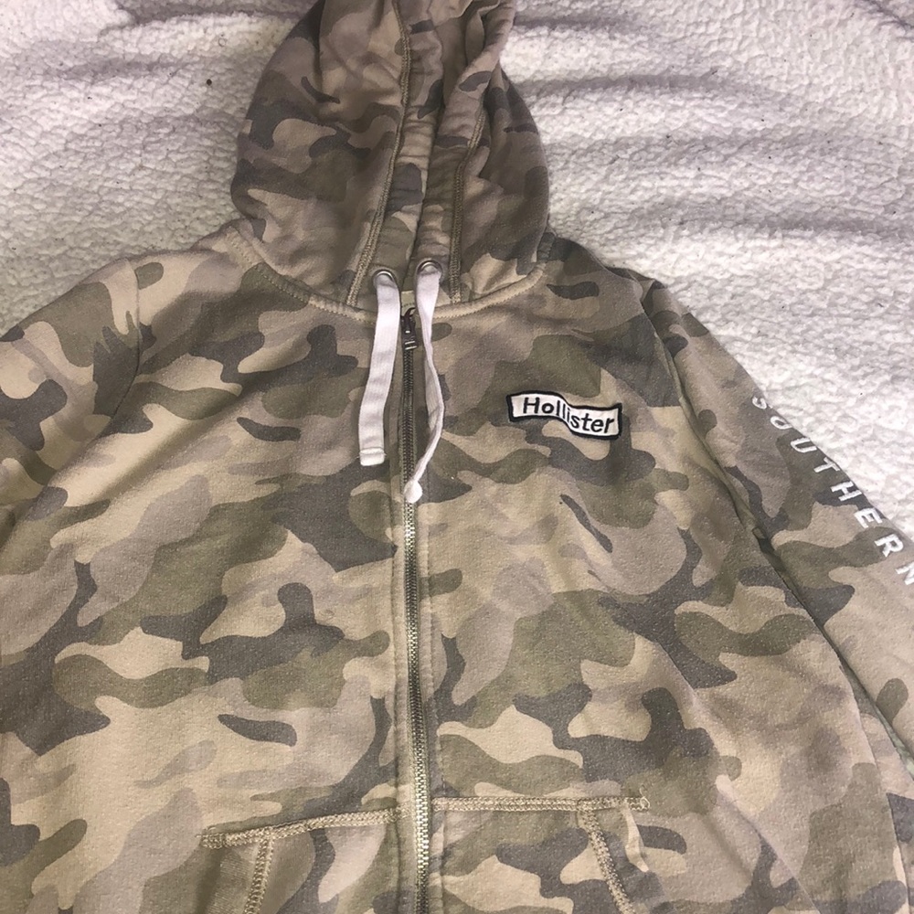 Camo zip up jacket